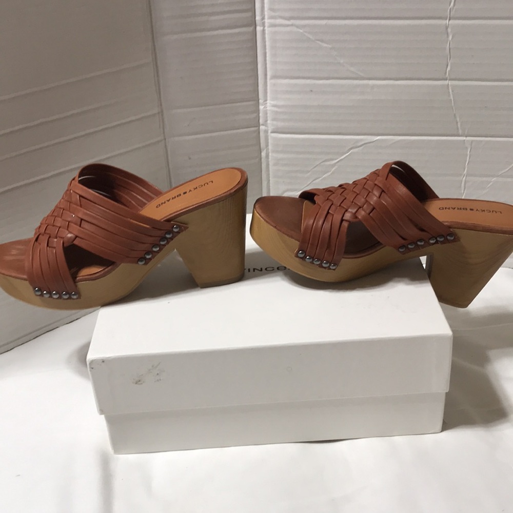 Lucky Brand leather upper crisscross wedge sandals. EUC - Picture 4 of 7